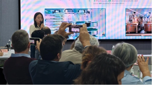 Una delegazione francese specializzata nella biofabbricazione ha visitato Viablife per esplorare le opportunità globali offerte dalla biofabbricazione basata sull'intelligenza artificiale. French Bio-Manufacturing Delegation Visits Viablife to Explore Global Opportunities for AI-Powered Biomanufacturing